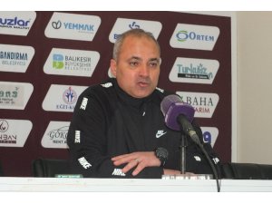 Erkan Sözeri: "Futbolcularımız bugün güzel bir isyan etti"