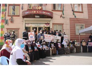 Evlat nöbetindeki ailelerden CHP’li Özel’in ziyaretine tepki