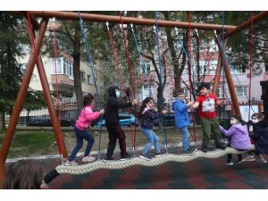 Bağcılar’da parklar yenilendi