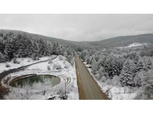 Karabük’te Mart ayında kar yağışı etkili oldu, ormanlar beyaz örtüyle kaplandı