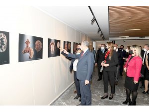 Vali Su, ’Geçmişten Günümüze Kadın Portreleri Sergisi’ni ziyaret etti