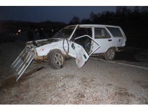 Beyşehir’de iki otomobil çarpıştı: 2 yaralı
