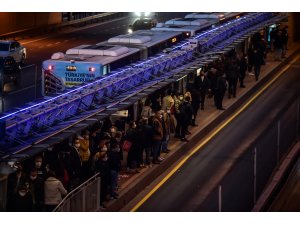 İstanbul’da toplu taşımada pes dedirten yoğunluk