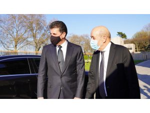 Fransa Dışişleri Bakanı Le Drian, IKBY Başkanı Barzani ile bir araya geldi