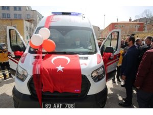 Bayburt’ta tam donanımlı 5 yeni ambulans hizmete girdi
