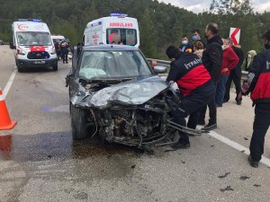 Bucak’ta otomobiller çarpıştı: 3 yaralı