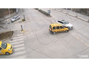 Çankırı, Çorum ve Kırıkkale’deki trafik kazaları KGYS kamerasında