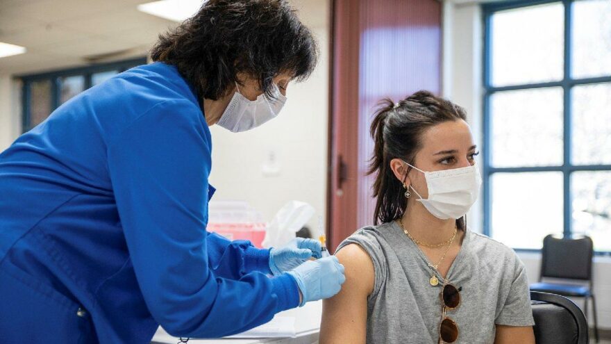 Avrupa’da AstraZeneca kaosu… Aşıları karıştırmayı planlıyorlar