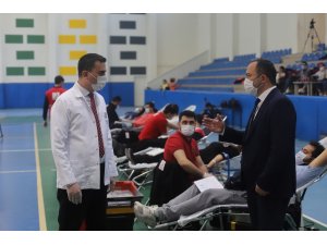 Gençlik Spor’un kan bağışından sonra 110 ünite kan 330 kişiye hayat olacak