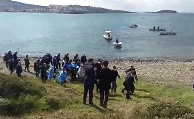 Uçak düştü, pilot albay ve yarbayı balıkçılar kurtardı