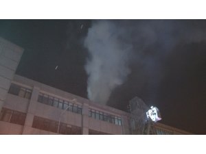 Esenyurt’ta tekstil fabrikasının çatısında yangın