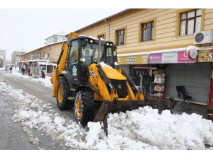 Başkan Palancıoğlu sahada karla mücadele çalışmalarına katıldı