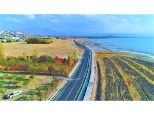 Tuşba Belediyesinin yaptırdığı sahil yolu trafiğe açıldı