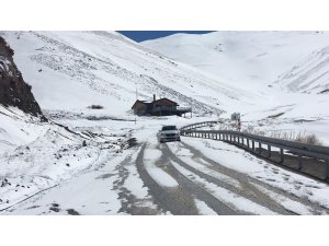 Erzurum’da kar sürprizi