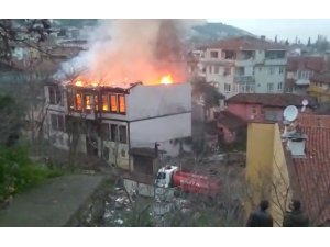 Bursa’da tarihi konaklar bir bir yanıyor