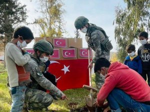 MSB: "Kahraman Mehmetçik Suriye’de insani yardıma devam ediyor"
