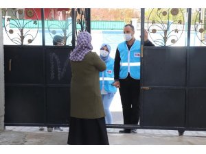 Siirt Belediyesi ihtiyaç sahibi vatandaşlara gıda paketi dağıtıyor