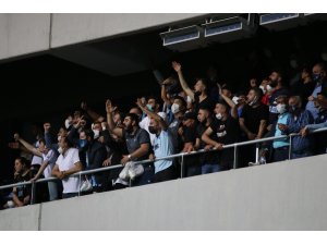 Adana Demirspor maçındaki seyirci sosyal medyada gündem oldu