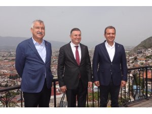 Akdeniz’in 3 büyükşehir belediye başkanı ortak yayında buluştu