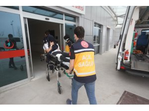 Konya’da bıçaklanan genç hastanelik oldu