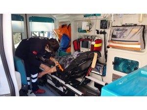 Nazilli’de motosiklet yayaya çarptı; 2 yaralı