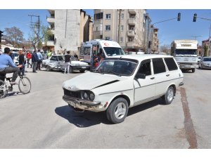 Elbistan’da trafik kazası: 3 yaralı