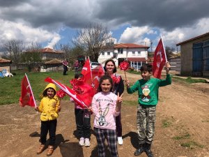 Bulgaristan’ın sınır köylerinde yaşayan çocuklara 23 Nisan hediyesi
