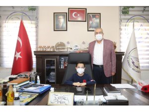 Çameli Belediye Başkanı Arslan koltuğunu çocuklara emanet etti