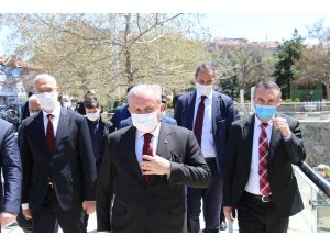 TBMM Başkanı Şentop, Hacı Bayram Veli Camii’nde cuma namazı kıldı