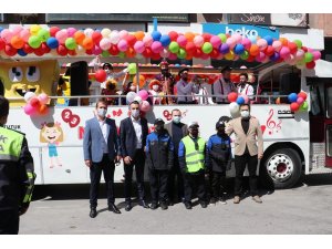 Yalova’da çocuklara 23 Nisan otobüsü sürprizi