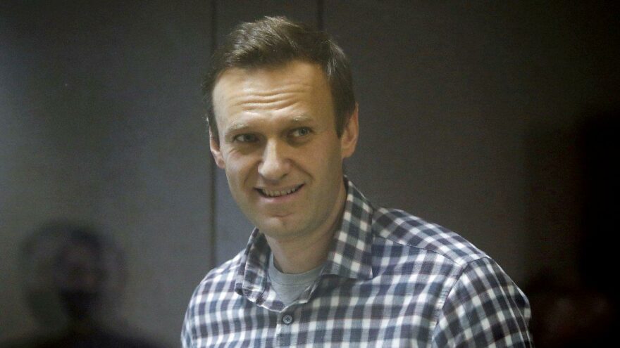 Durumu ağırlaşarak hastaneye kaldırılmıştı… Navalni açlık grevini bıraktı