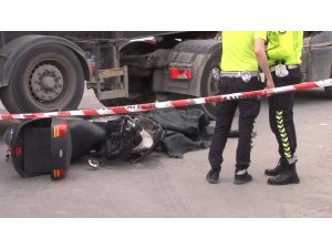 Ataşehir’de feci kaza: Beton mikserinin altında kalan motosikletli hayatını kaybetti