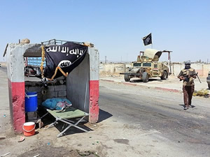IŞİD'den korkan 10 bin sivil evlerini terk etti
