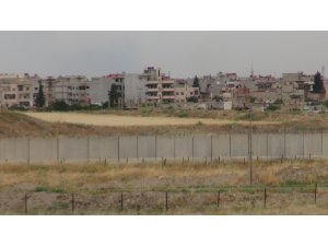 Suriye sınırı ’güvenlik duvarı’ ile örüldü