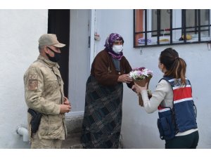 Ardahan’da Jandarma Şehit Annelerini unutmadı