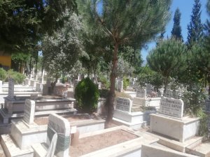 Aydın’da mezarlıklar boş kaldı