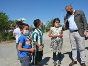 Orhaneli Belediye Başkanı Ali Aykurt bayramlaşma için köyleri gezdi
