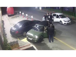 Ünlü futbol yorumcusu Uğur Karakullukçu’ya saldırı girişimi kamerada