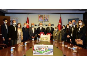 Aydın Valisi Hüseyin Aksoy ve ailesinden eğitime destek