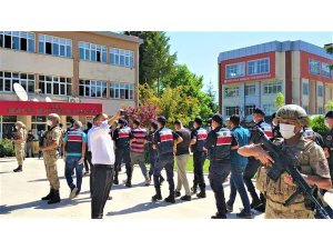 Gençleri zehirleyen 14 uyuşturucu tacirinin tamamı tutuklandı