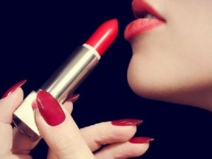 Sağlık Bakanlığı 5 binden fazla kozmetik ürün için uyardı