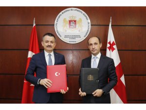 Bakan Pakdemirli, Gürcistan Çevre Koruma ve Tarım Bakanı Davitaşvili ile görüştü