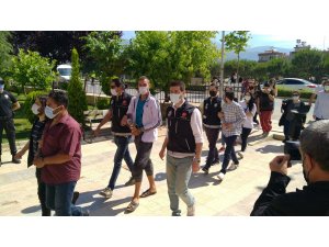 İzmir’de uyuşturucu satıcılarına operasyon: 9 tutuklama
