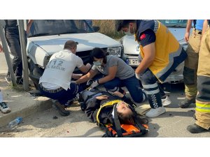 İznik’te motosiklet arabaya çarptı: 2 yaralı