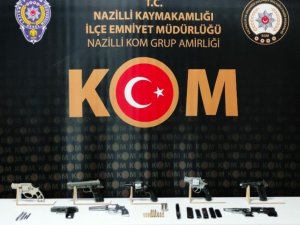 Nazilli’deki ev cephanelik çıktı