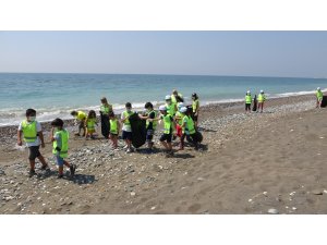 Mersin’de deniz kaplumbağaları için sahil temizliği
