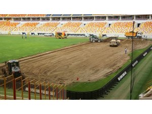 Yeni Malatya Stadyumu’nda çim zemin değişiyor