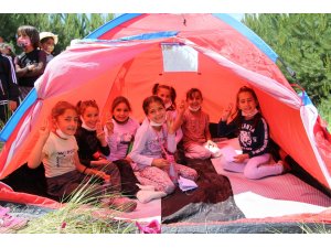 Diyadin’de öğrenciler ilk defa doğada kamp heyecanı yaşadı