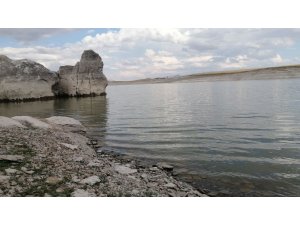 Mamasın Barajı yaz aylarındaki ihtişamını koruyor