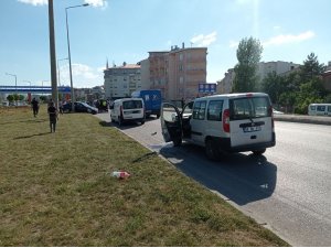 Sivas’ta zincirleme trafik kazası: 1 yaralı